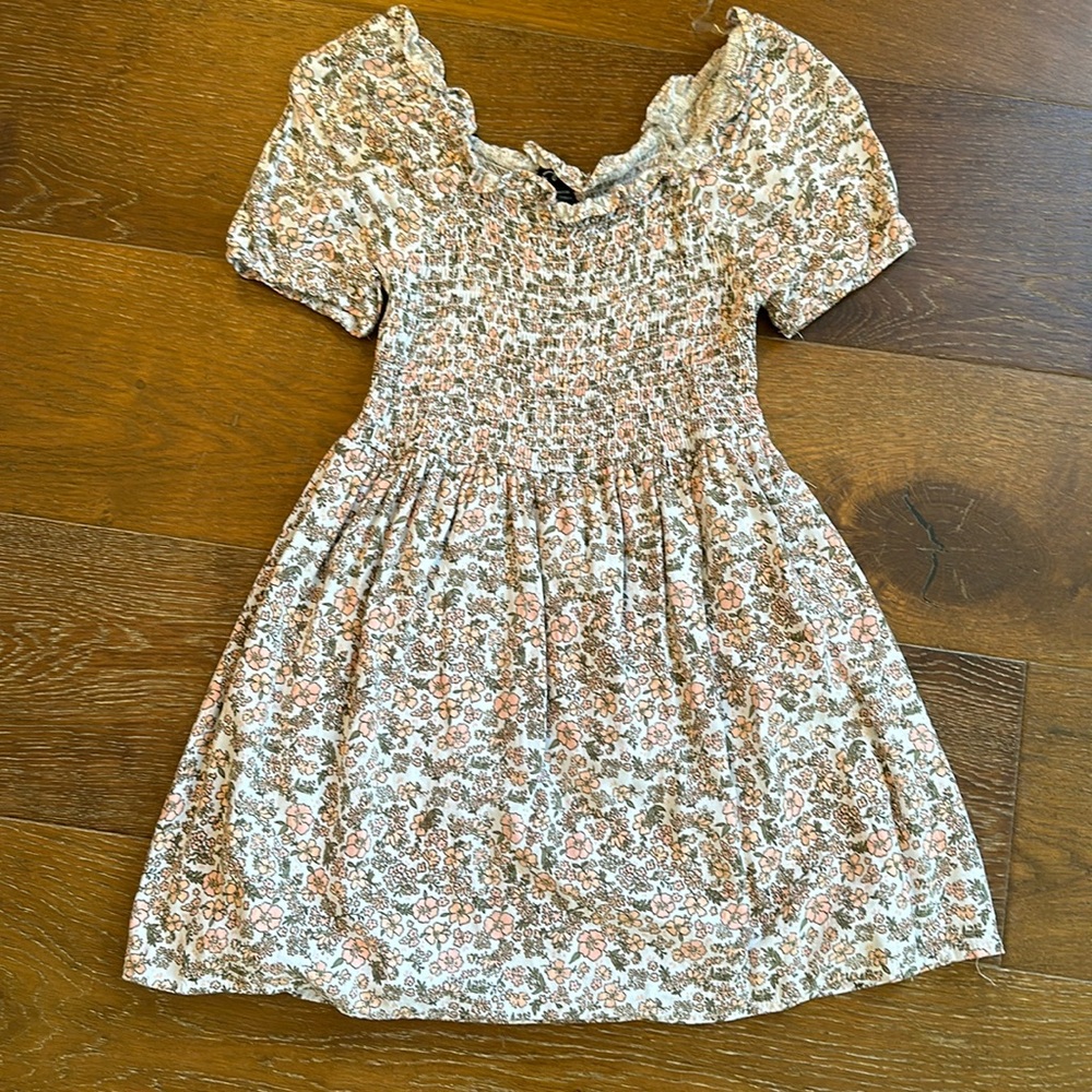 Art class floral dress size medium
